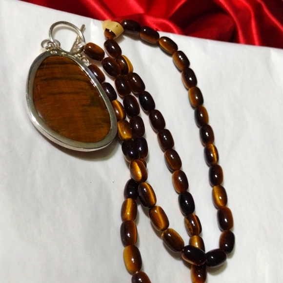 Tiger eye medallion in sterling silver--a  Stunnin - Picture 9 of 12